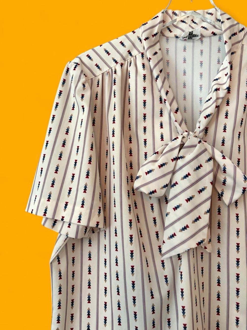 1970s Pussybow Striped Graphic Blouse L
